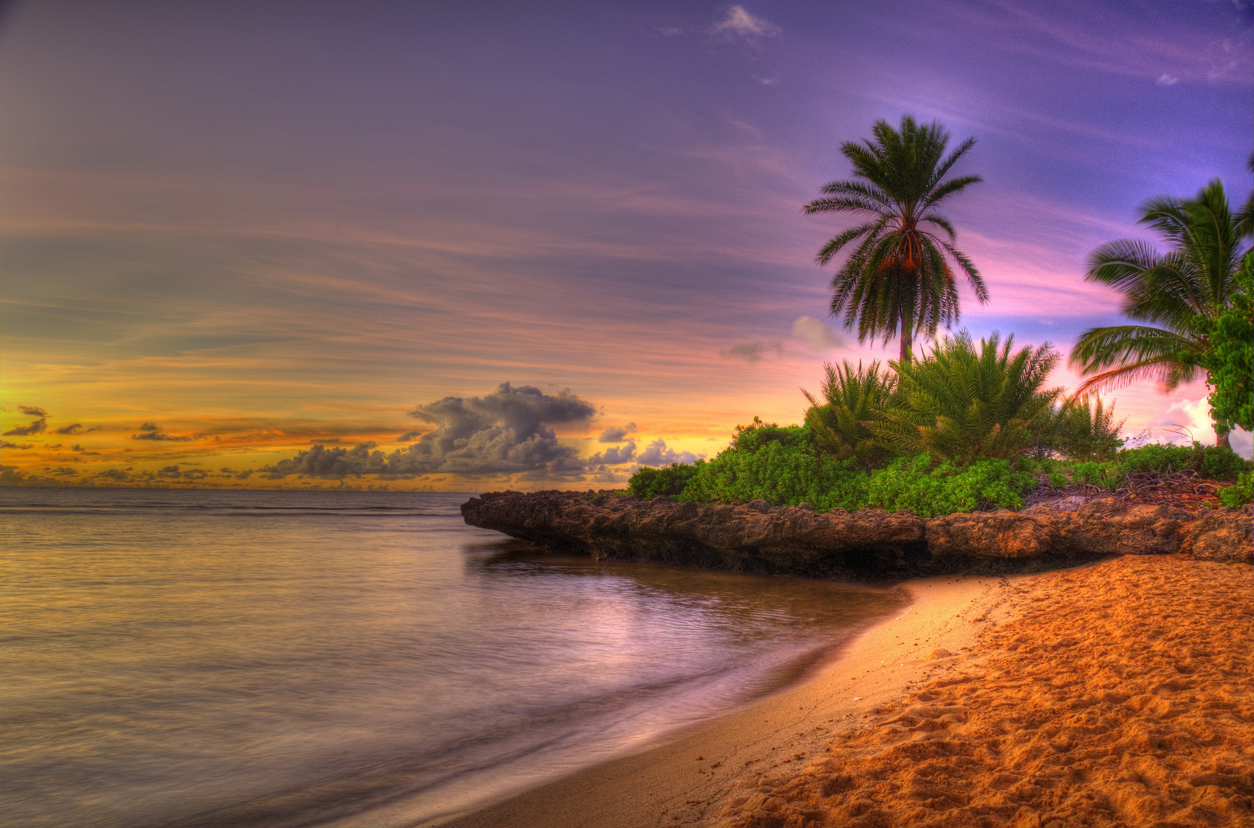 La bahía. Descarga fondos libres HD hermosos paisajes para el PC. Playa,  arena, plantas.
